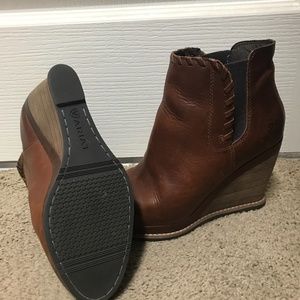 Ariat Belle Booties- size 8
